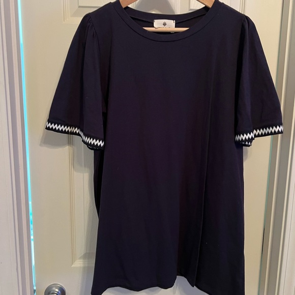 Chevron stitched trim knit tee - Picture 1 of 6